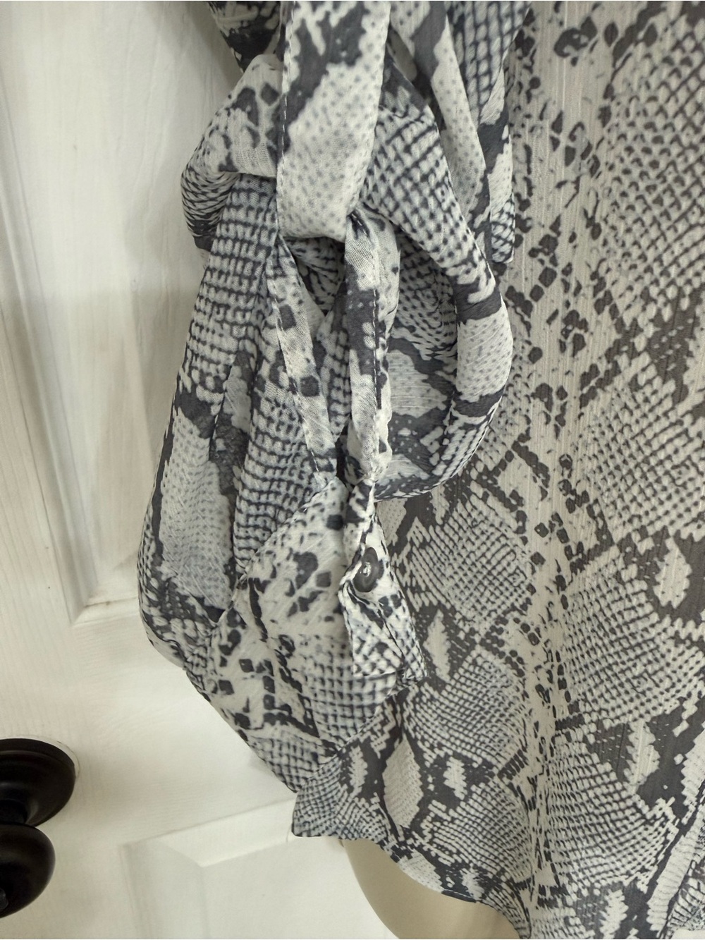 KUT from the Kloth Harper Snake Print Roll Tab Blouse Gray Small - Picture 10 of 15